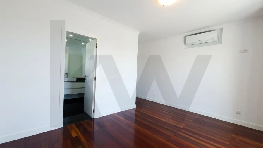 Apartamento T3 para Arrendamento em São Martinho Foto 15