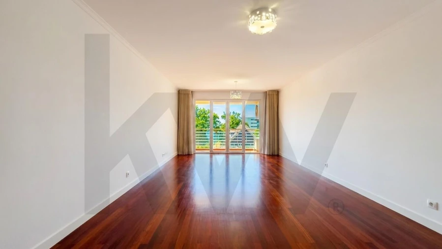 Apartamento T3 para Arrendamento em São Martinho Foto 2