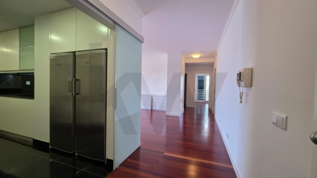 Apartamento T3 para Arrendamento em São Martinho Foto 11