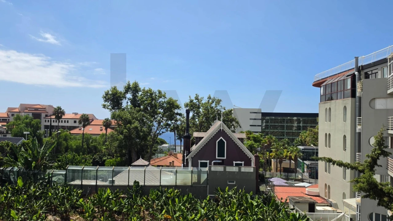 Apartamento T3 para Arrendamento em São Martinho Foto 4