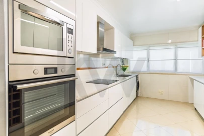 Apartamento T3 para Venda em Carnide