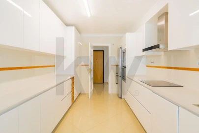Apartamento T3 para Venda em Carnide