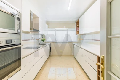 Apartamento T3 para Venda em Carnide