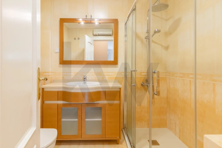 Apartamento T3 para Venda em Carnide Foto 18