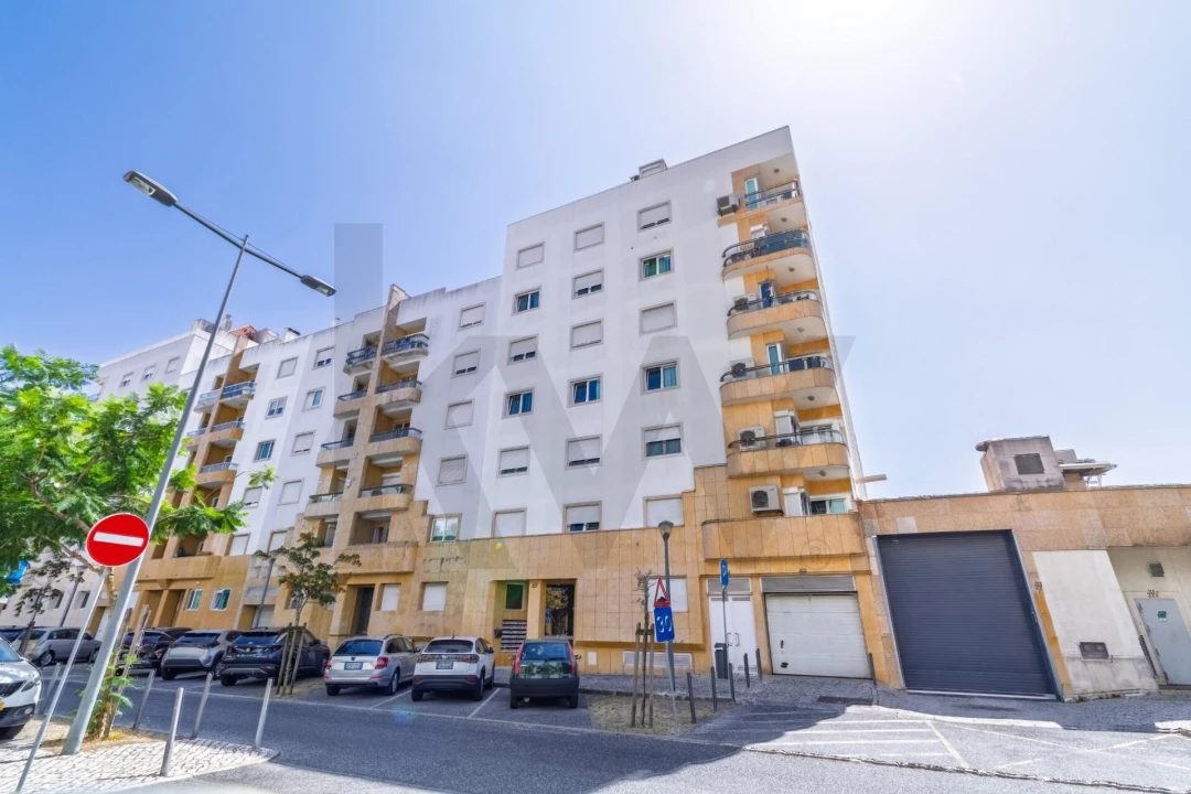 Apartamento T3 para Venda em Carnide Foto 22