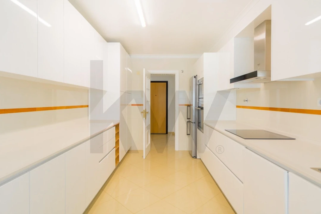 Apartamento T3 para Venda em Carnide Foto 8
