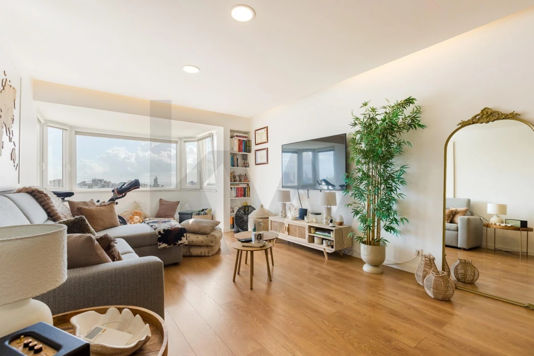 Apartamento T2 para Venda em Olivais Foto 2