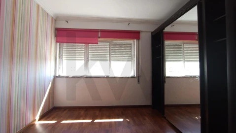 Apartamento T2 para Arrendamento em Corroios