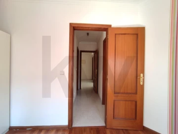 Apartamento T2 para Arrendamento em Corroios