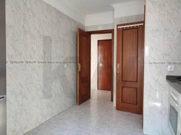 Apartamento T2 para Arrendamento em Corroios