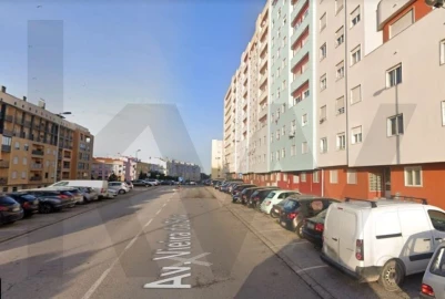 Apartamento T2 para Arrendamento em Corroios