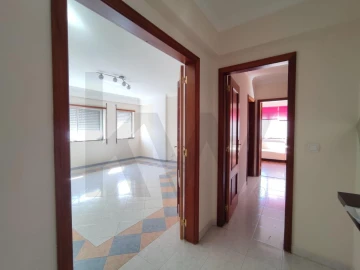 Apartamento T2 para Arrendamento em Corroios