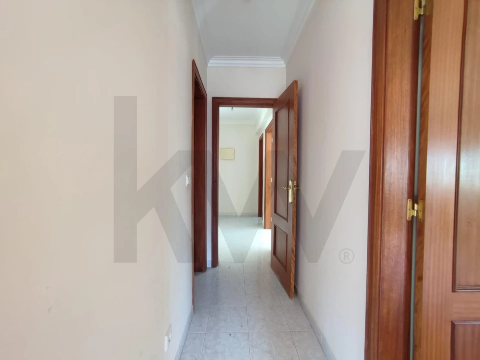 Apartamento T2 para Arrendamento em Corroios Foto 24
