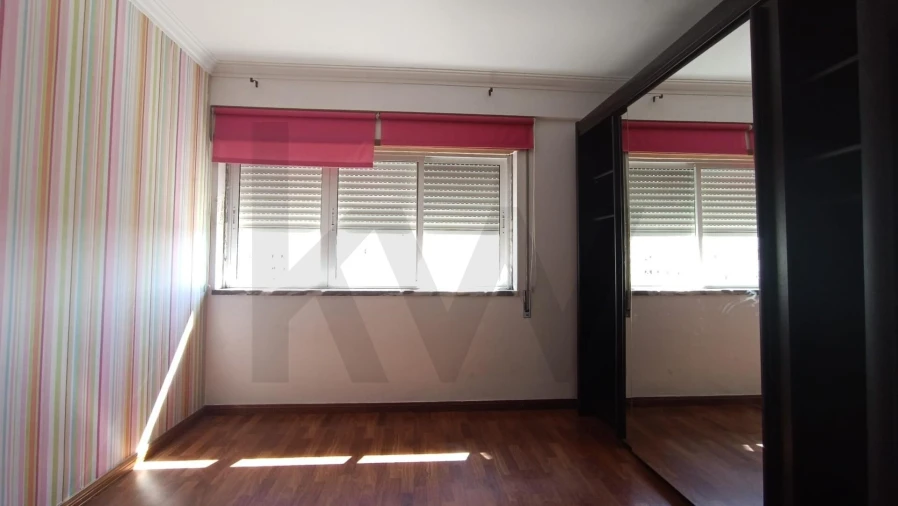Apartamento T2 para Arrendamento em Corroios Foto 25