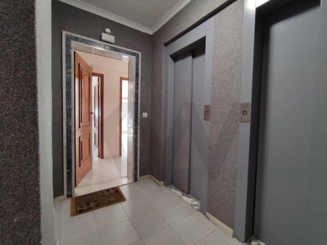Apartamento T2 para Arrendamento em Corroios Foto 29