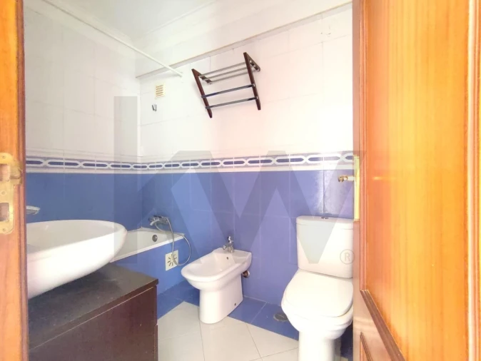 Apartamento T2 para Arrendamento em Corroios Foto 18