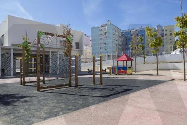 Apartamento T2 para Arrendamento em Corroios Foto 47