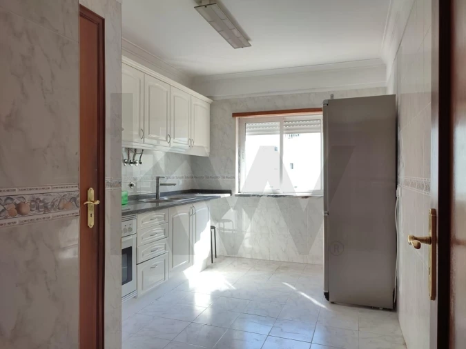 Apartamento T2 para Arrendamento em Corroios Foto 10