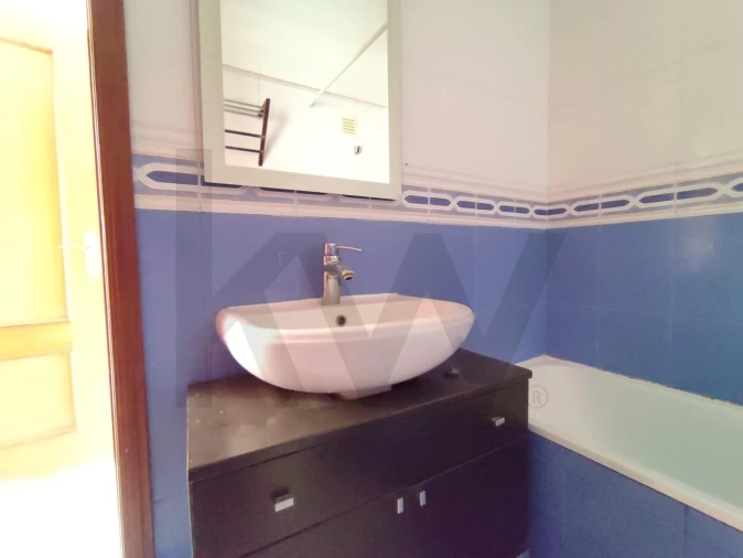 Apartamento T2 para Arrendamento em Corroios Foto 21