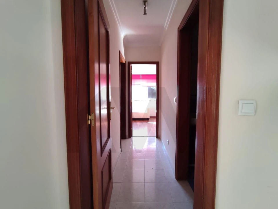 Apartamento T2 para Arrendamento em Corroios Foto 16
