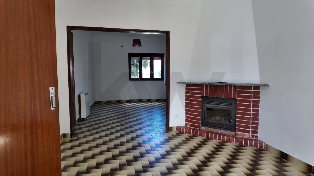 Moradia T4 para Arrendamento em Amora Foto 6