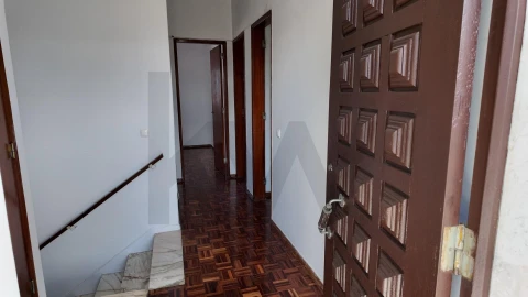 Moradia T4 para Arrendamento em Amora