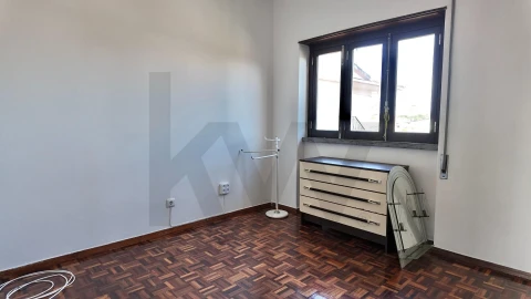 Moradia T4 para Arrendamento em Amora