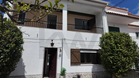 Moradia T4 para Arrendamento em Amora