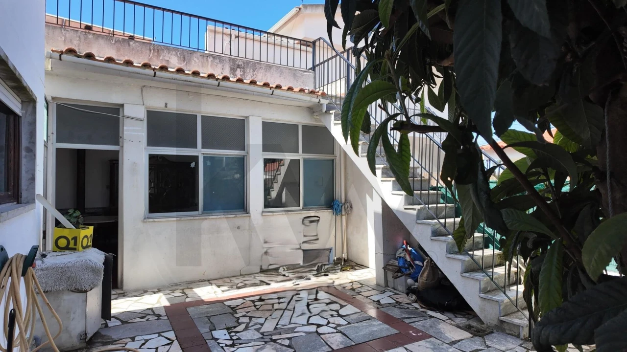 Moradia T4 para Arrendamento em Amora Foto 18