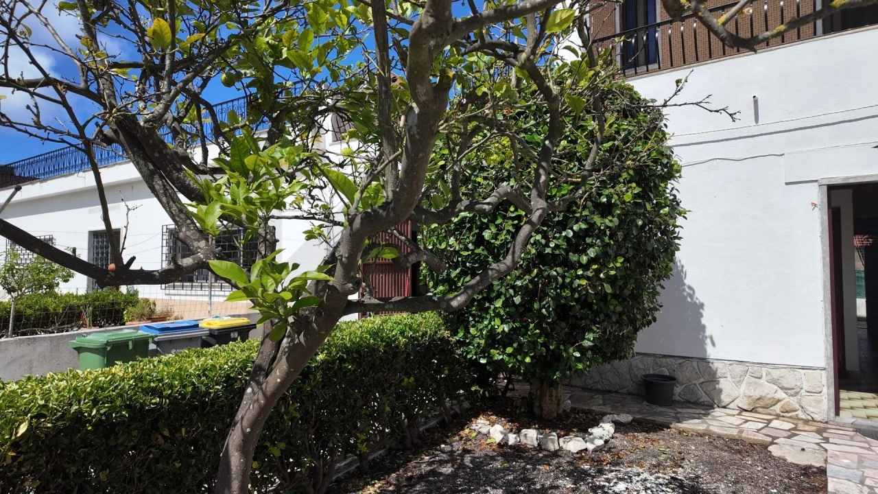 Moradia T4 para Arrendamento em Amora Foto 2