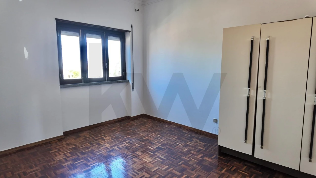 Moradia T4 para Arrendamento em Amora Foto 30