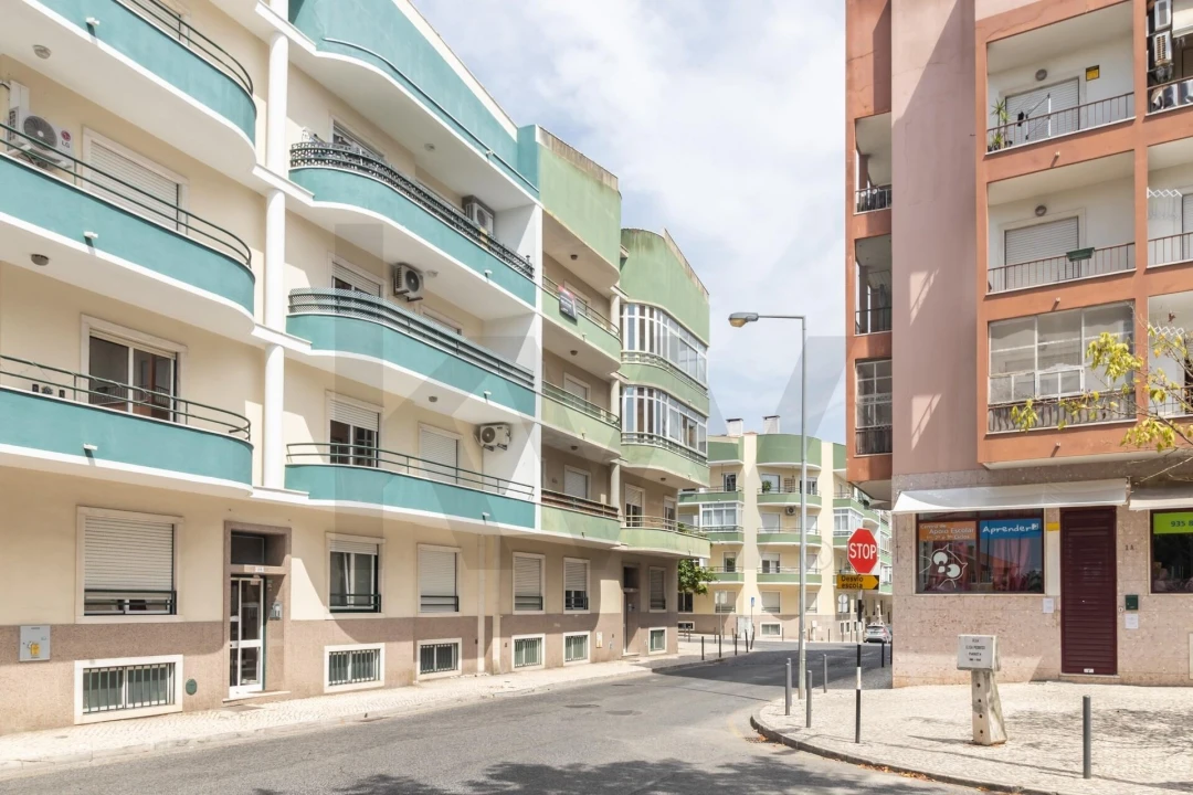 Apartamento T1 para Venda em Charneca de Caparica e Sobreda Foto 43