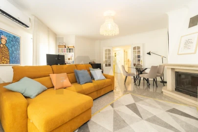 Apartamento T1 para Venda em Charneca de Caparica e Sobreda