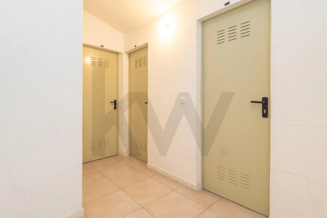 Apartamento T1 para Venda em Charneca de Caparica e Sobreda Foto 39