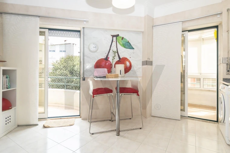 Apartamento T1 para Venda em Charneca de Caparica e Sobreda Foto 21