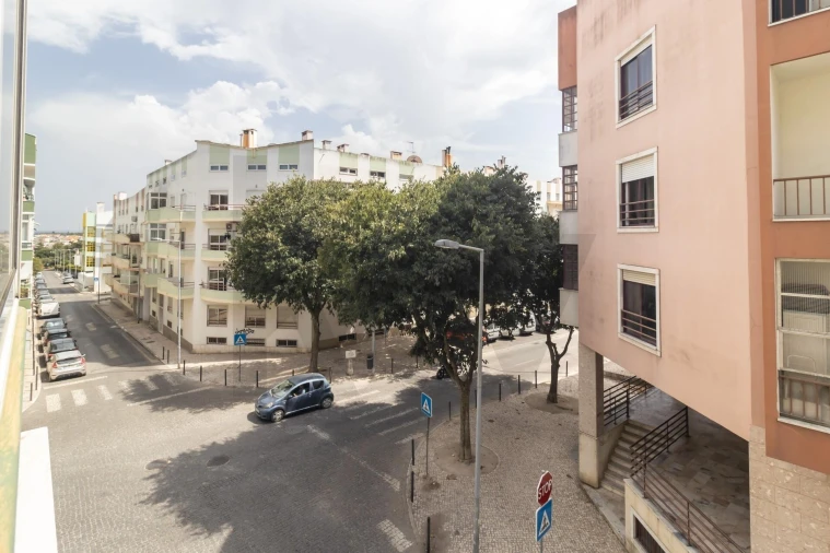 Apartamento T1 para Venda em Charneca de Caparica e Sobreda Foto 34