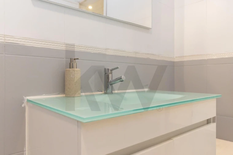 Apartamento T1 para Venda em Charneca de Caparica e Sobreda Foto 37