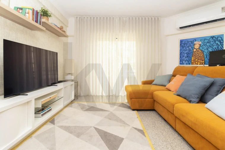 Apartamento T1 para Venda em Charneca de Caparica e Sobreda Foto 14
