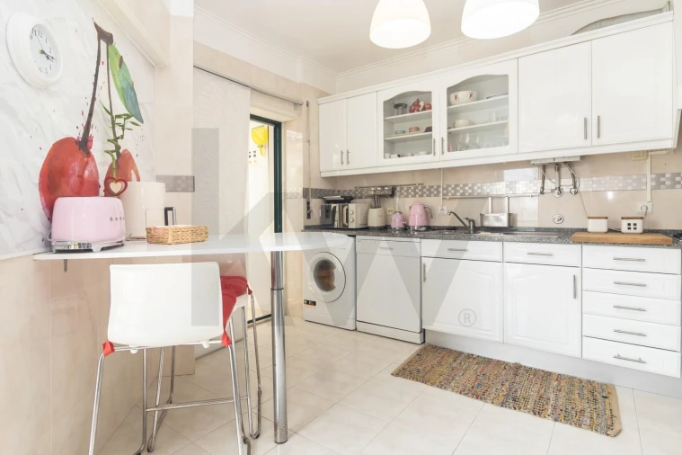 Apartamento T1 para Venda em Charneca de Caparica e Sobreda Foto 18