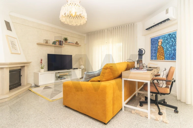 Apartamento T1 para Venda em Charneca de Caparica e Sobreda Foto 7