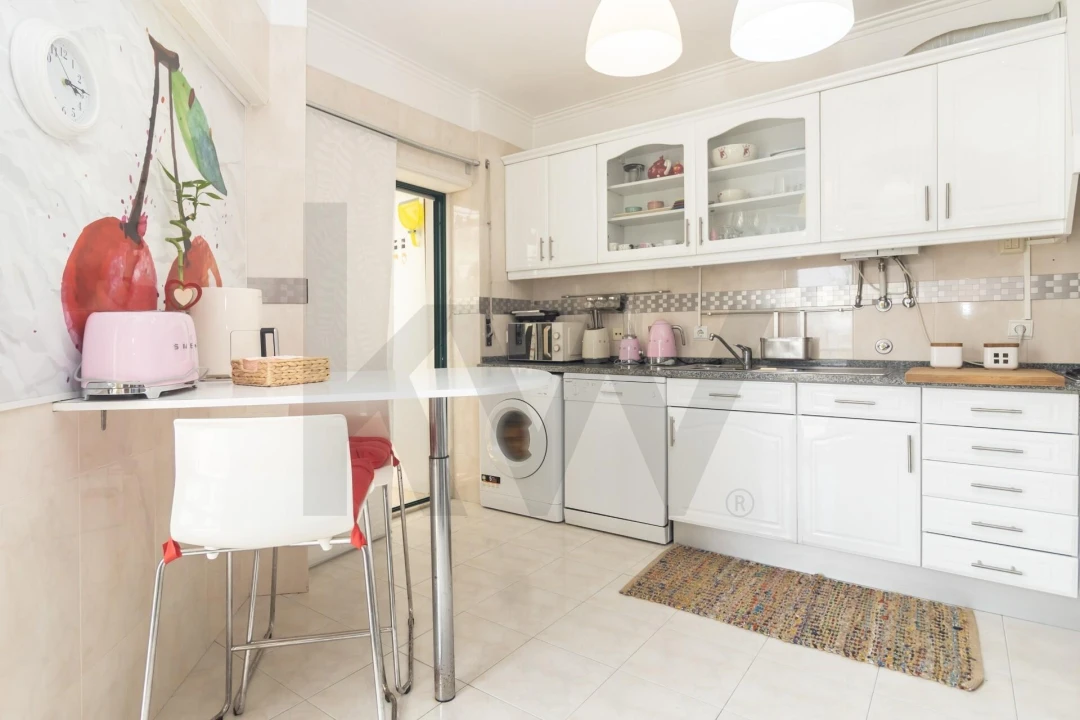Apartamento T1 para Venda em Charneca de Caparica e Sobreda Foto 18