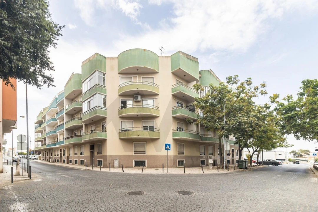 Apartamento T1 para Venda em Charneca de Caparica e Sobreda Foto 1