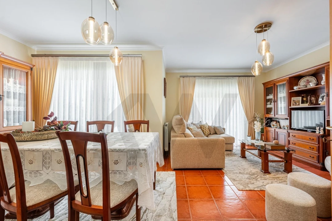 Apartamento T2 para Venda em Labruge Foto 3