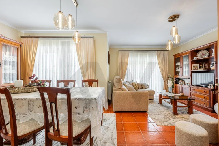 Apartamento T2 para Venda em Labruge Foto 3