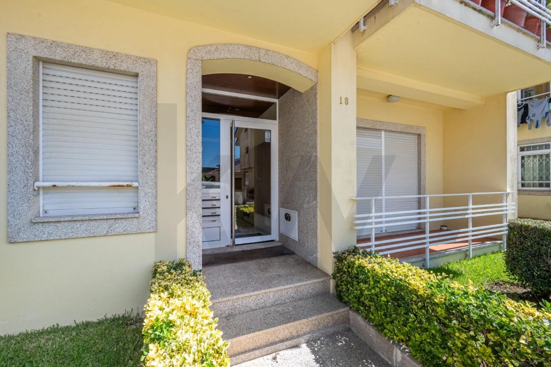 Apartamento T2 para Venda em Labruge Foto 1