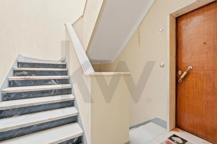 Apartamento T2 para Venda em São Domingos de Benfica Foto 34