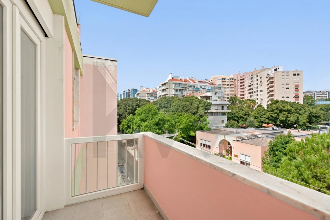 Apartamento T2 para Venda em São Domingos de Benfica Foto 12