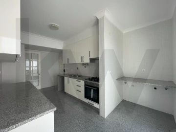Apartamento T2 para Arrendamento em Estrela