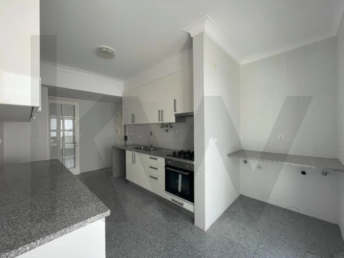 Apartamento T2 para Arrendamento em Estrela Foto 5