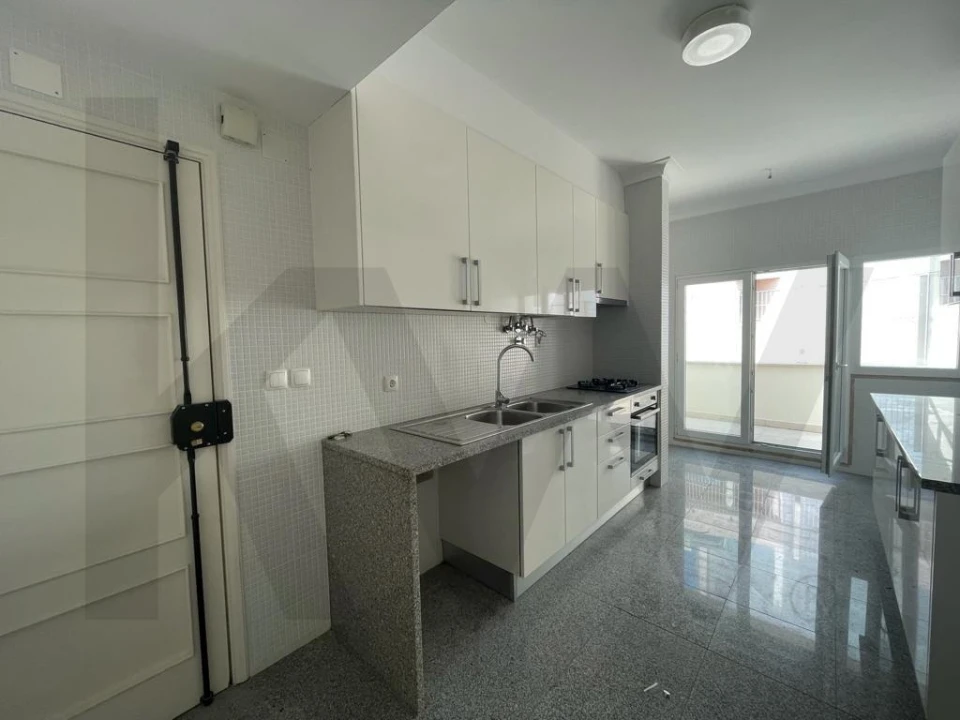 Apartamento T2 para Arrendamento em Estrela Foto 4